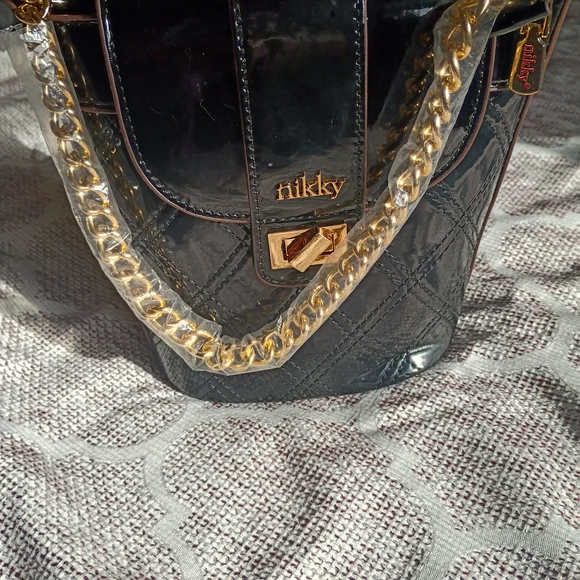 Nicole Lee Black Quilted Crossbody Bag with Gold Chain - Picture 1 of 6